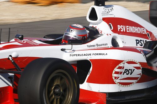 Yelmer Buurman met nieuwe V12 naar podium
